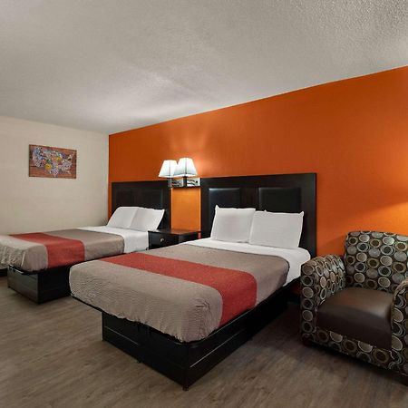 Econo Lodge Йемасий Екстериор снимка