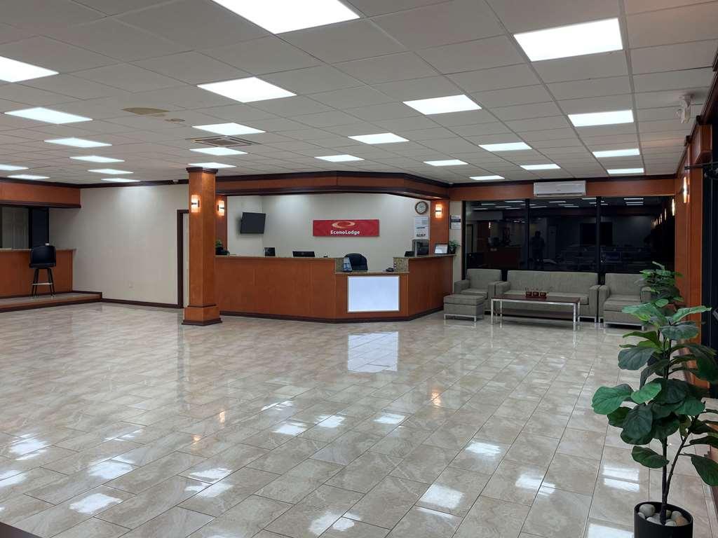 Econo Lodge Йемасий Интериор снимка