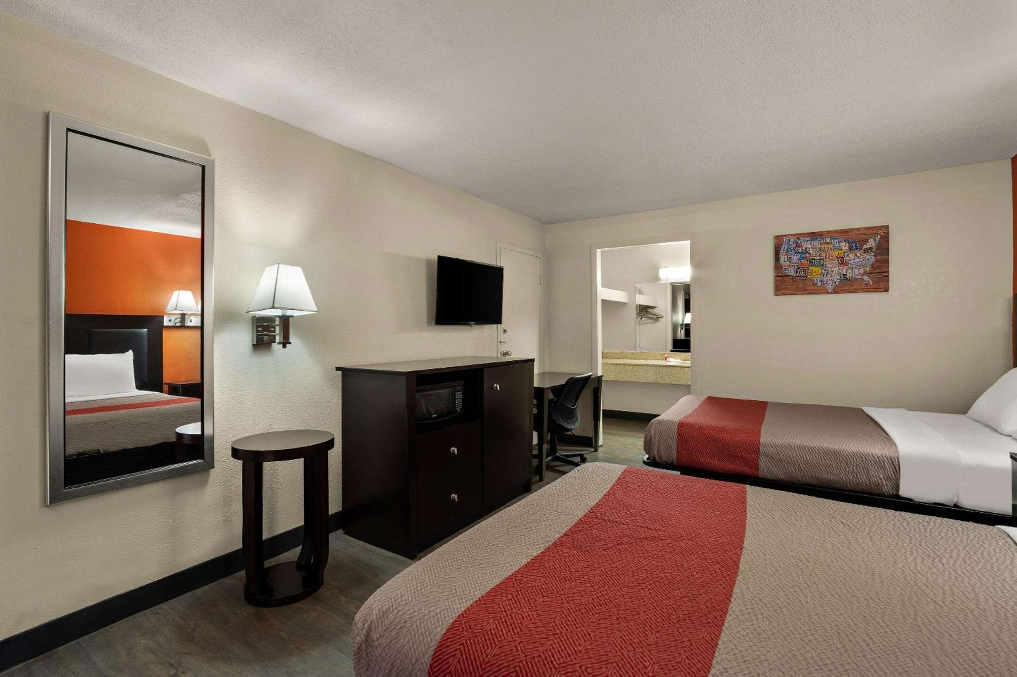 Econo Lodge Йемасий Екстериор снимка