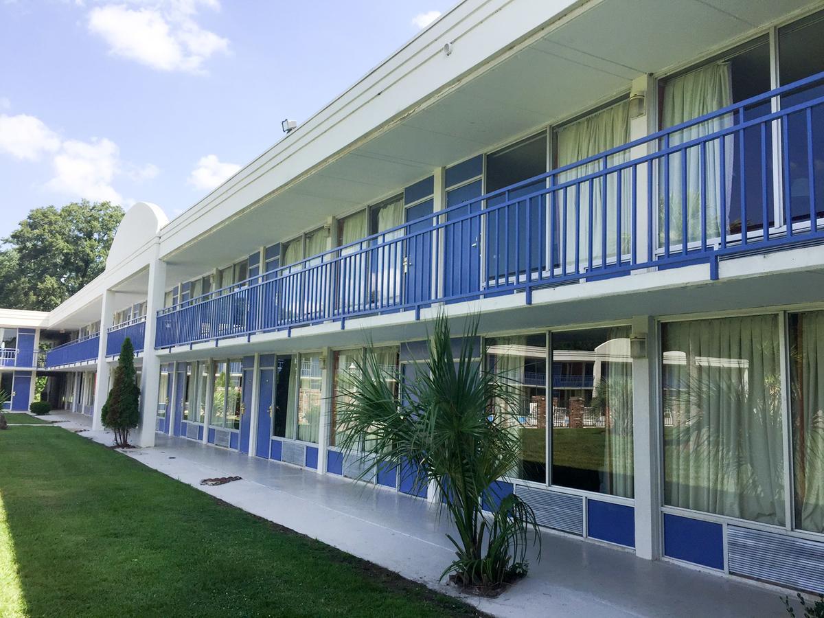 Econo Lodge Йемасий Екстериор снимка