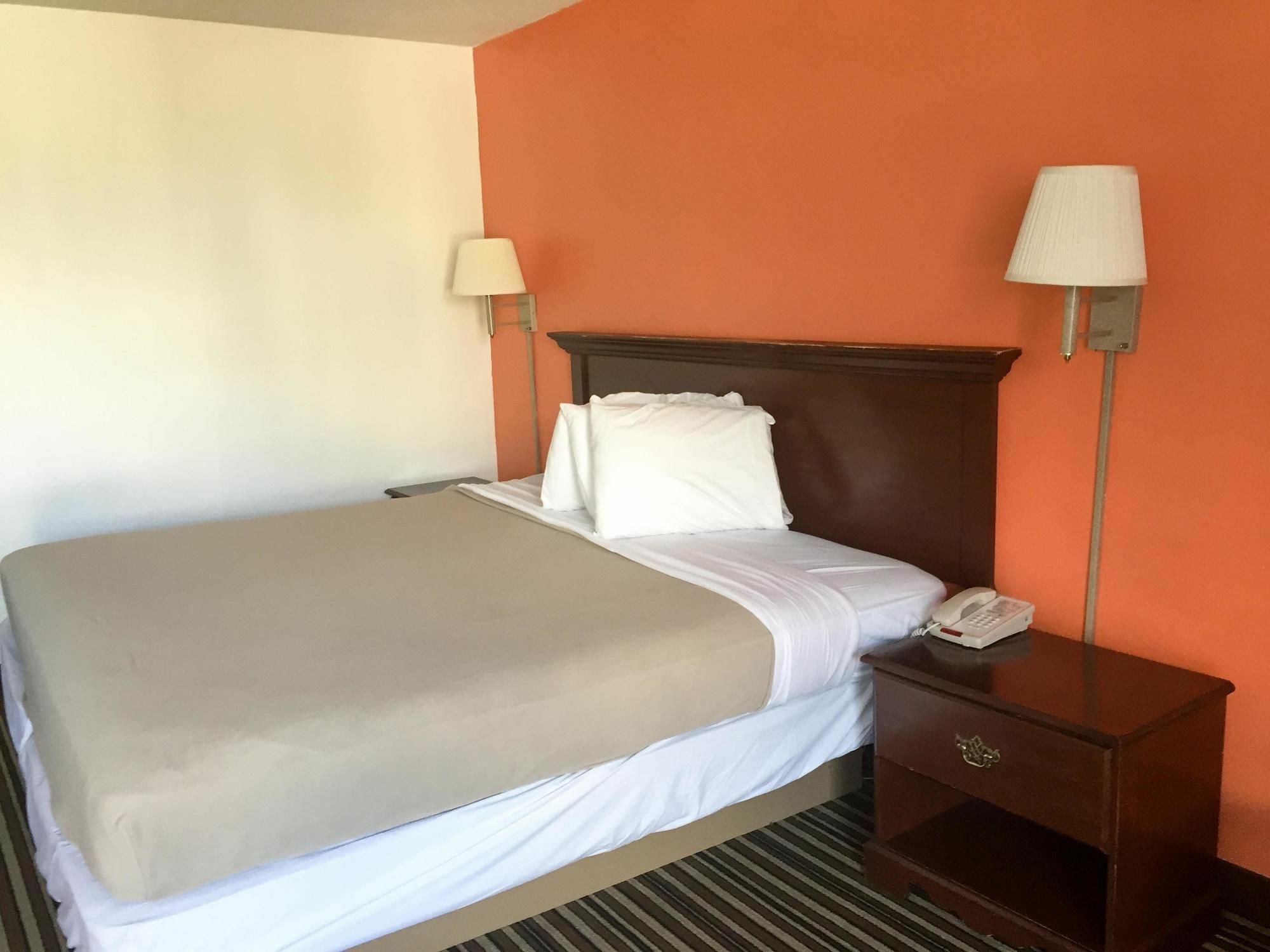 Econo Lodge Йемасий Екстериор снимка